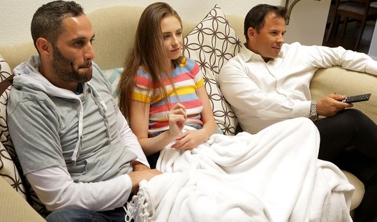 Худенькая и молодая старлетка в позе раком получает член в киску...