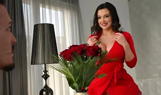 Brought a lady with large milking bouquet and fucked in a wet pussy