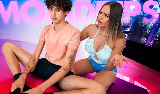 Mom wanted to teach yoga a stepson and get passionate sex