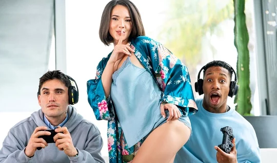 The girl managed to change her boyfriend with a black room in the bathroom