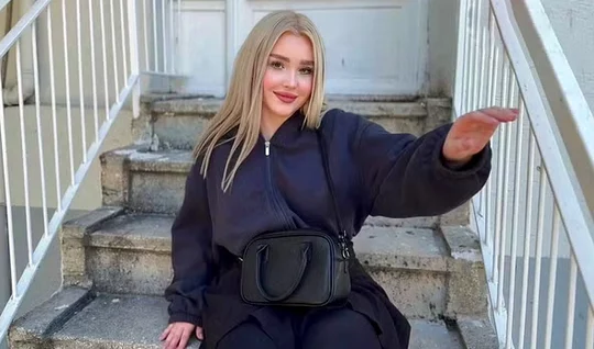 Russian bitch with appetizing curves fucks great